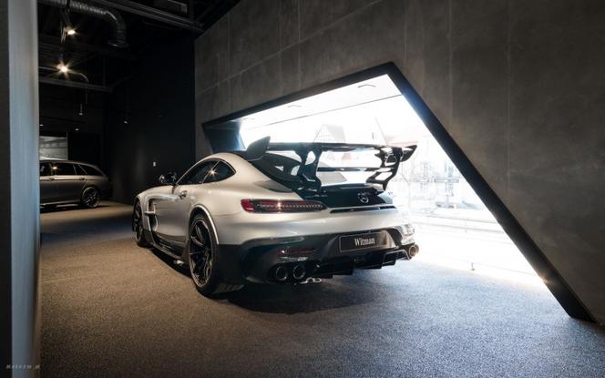 Mercedes-AMG GT Black Series w AMG Brand Center