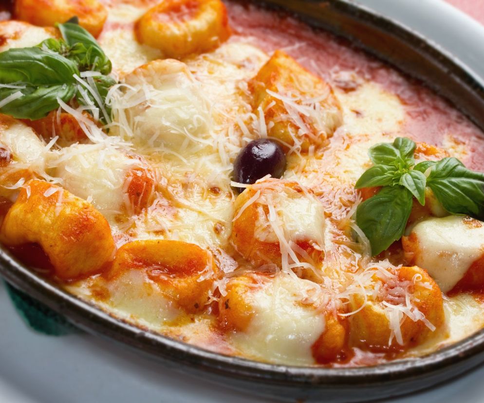 Kopytka zapiekane z mięsem i pomidorami