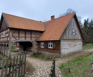 Magiczne miejsce na Mazurach warte odwiedzenia. Można poczuć się jak w dawnych czasach [ZDJĘCIA]