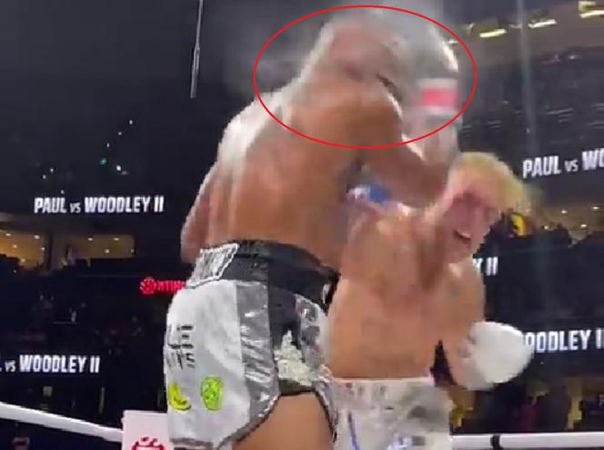 Jake Paul potężnie znokautował byłego mistrza UFC! Boli od samego patrzenia, Woodley padł jak rażony piorunem [WIDEO]