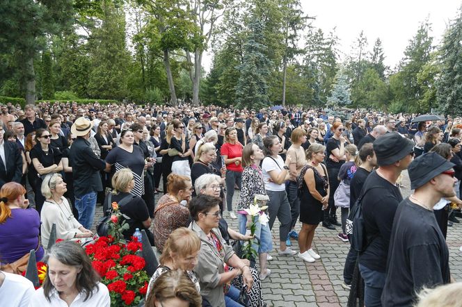 Bartosiewicz w poruszających słowach o magicznym pogrzebie Joanny Kołaczkowskiej. "Aż mnie ciarki przeszły"