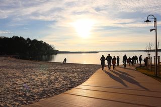 Smardzewice nad Zalewem Sulejowskim. Tu znajdziesz piasek jak z plaży, a dojazd zajmie ci mniej niż godzinę