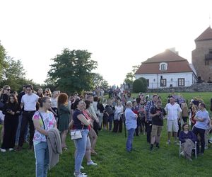 Zwieńczeniem teatralnego weekendu była niedzielna prezentacja egzaminu studentów III roku aktorstwa Uniwersytetu Andrzeja Frycza Modrzewskiego pt. „Prorok Ilja – nieprawdopodobna historia w XIV scenach”