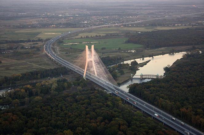 Most Rędziński. Rekord za rekordem
