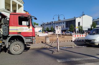 Trwa budowa parku kieszonkowego przy sali Podlasie MOK-u. Piesi mogą tu napotkać utrudnienia