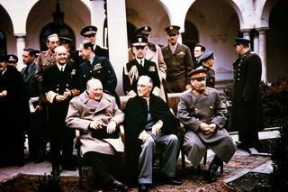 Zimna wojna. Jak świat znalazł się na krawędzi atomowej zakłady