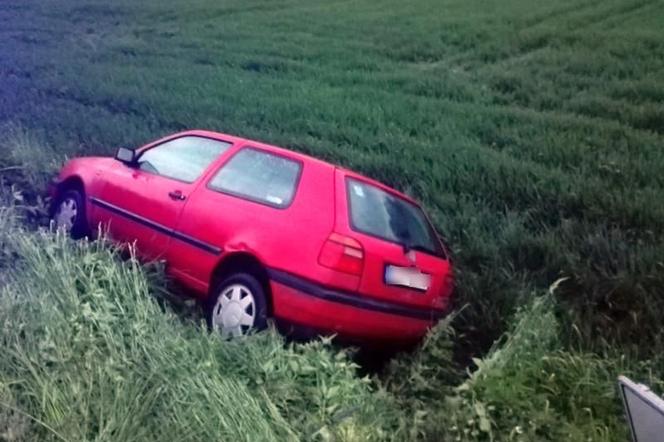 Opolskie: Przyjechał kradzionym volkswagenem, rozbił auto i ukrył się przed policją