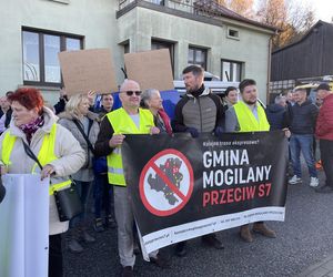 „Nie dla S7!”. Mieszkańcy Małopolski blokują zakopiankę