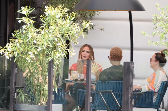 Zakupy Jennifer Lopez w Warszawie. Oto jej siatki