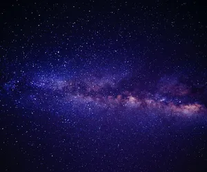 Co się wydarzy w sierpniu 2023? Przepowiednia dla znaków zodiaku odkrywa prawdę. Znaczące zmiany w życiu i zła wiadomość dotycząca zdrowia. W zakamarkach będzie kryć się nowy świt