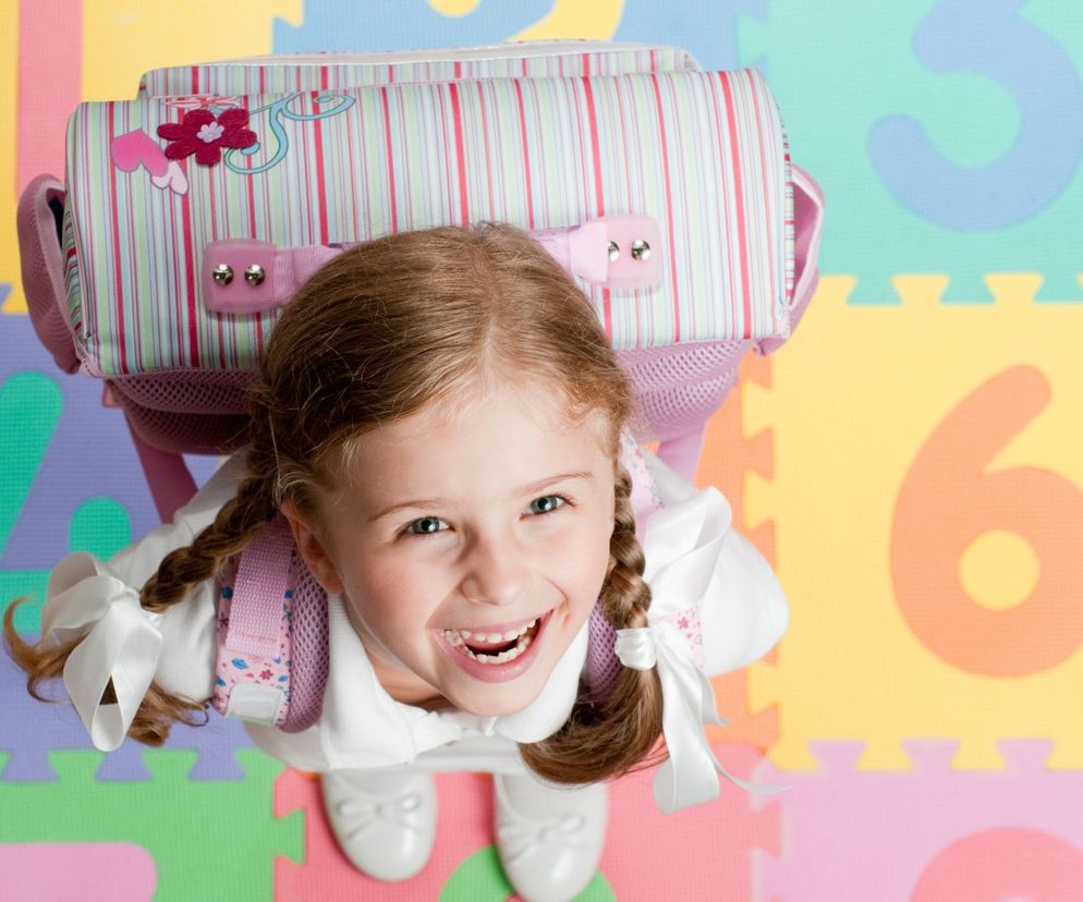 Problemy z nauką u dziecka nie zawsze wynikają z lenistwa. Ich powodem może być choroba lub błędy wychowawcze. Dzieci rodzą się i dorastają przepełnione ciekawością świata, chęcią do nauki. Są inteligentne, wrażliwe. Dobry nauczyciel potrafi właściwie wykorzystać te naturalne cechy. Od nas – rodziców też zależy bardzo dużo. Jak pomóc dziecku, które ma problemy z nauką?