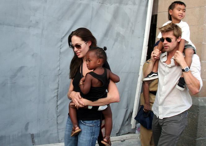 ANGELINA JOLIE OSKARŻA: BRAD NIE PŁACI ALIMENTÓW