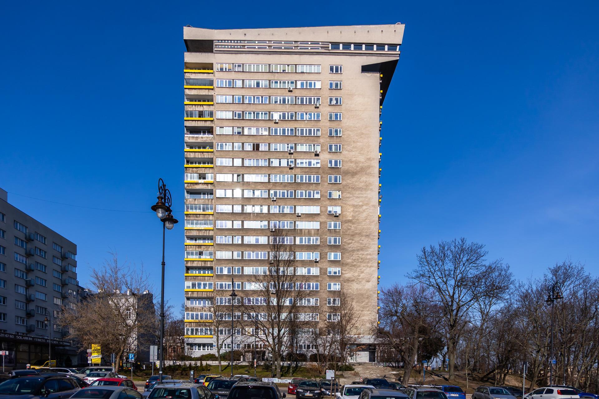 Młotek na Smolnej 8 w Warszawie. Zobacz zdjęcia symbolu luksusowych mieszkań w PRL-u