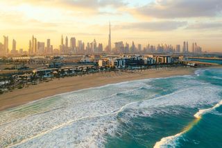 Emirates zdradzają, jakie są najpopularniejsze letnie kierunki wyszukiwane w 2025 roku 