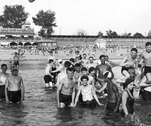 Moda plażowa II RP i PRL, czyli dwu częściowy skandal