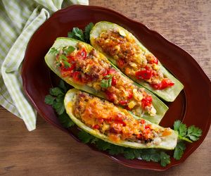 CUKINIA FASZEROWANA mięsem indyka z sosem tzatziki [przepis na lekki obiad lub kolację]