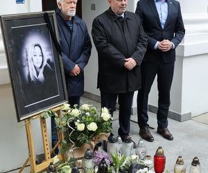 Upamiętnienie brutalnie zaatakowanej pracowniczki UW (8.05.2025)