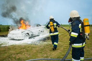 Pożar auta na poboczu drogi pod Świeciem! W środku znaleziono ludzkie zwłoki