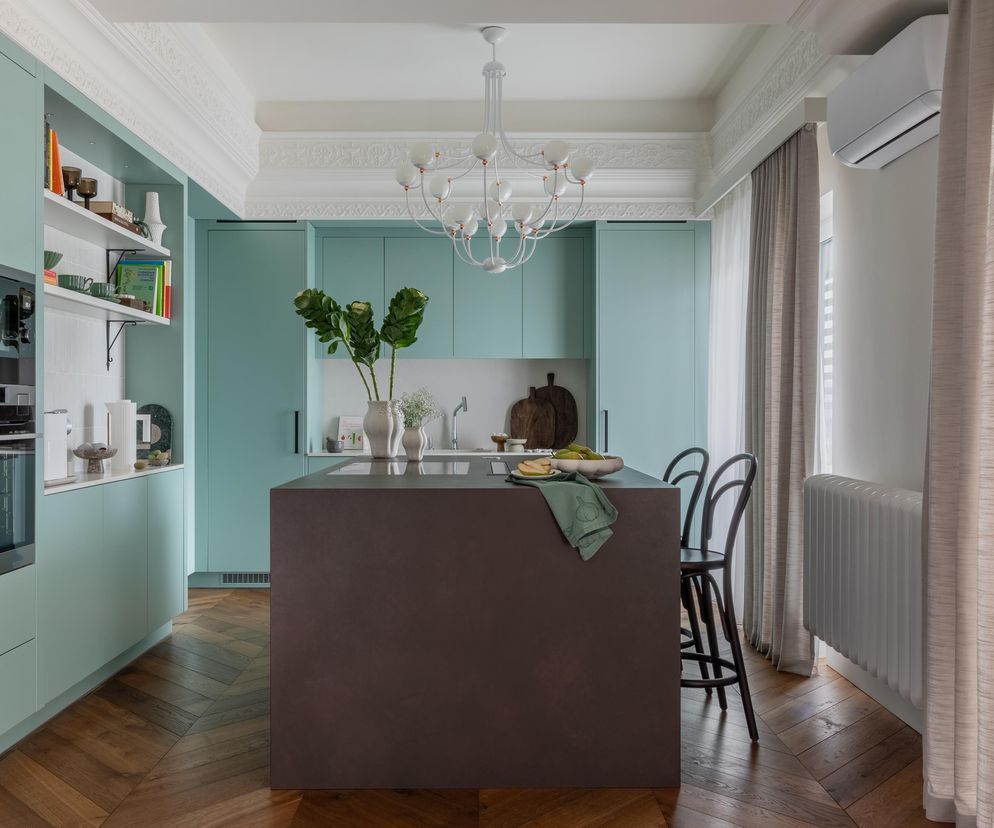 130-m apartament w stylu paryskim. Nieoczywiste kolory!