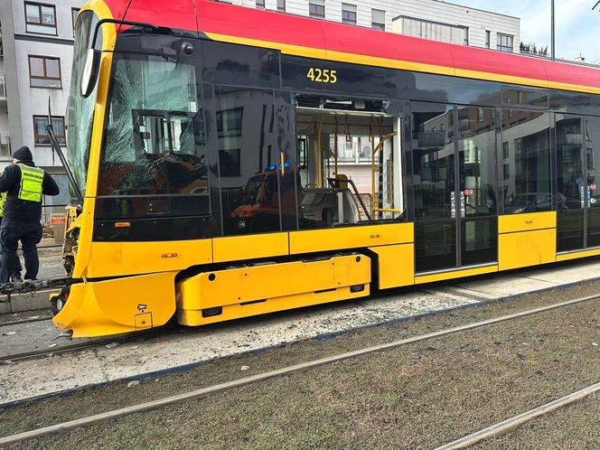 Zderzenie dwóch tramwajów w Warszawie. Wiele osób rannych