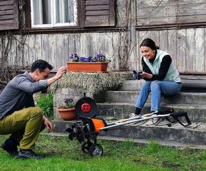 	Barwy szczęścia odc. 2888. Kasia (Katarzyna Glinka), sąsiad Mariusz (Rafał Cieszyński)