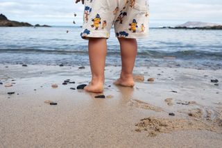 3-latek zaginął w wodzie. Rodzice pozwolili, aby umył sobie rączki w morzu. „Bądźcie rozważni”