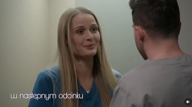 Pierwsza miłość odc. 3443 po wakacjach. Kacper (Damian Kulec), Weronika (Dominika Kryszczyńska)