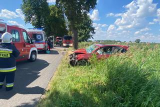 Otarł się o drzewo, a następnie wjechał w rowerzystę! Śmierć pod Obornikami