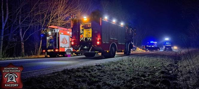 Śmiłowo. 41-latka ofiarą śmiertelnego wypadku. Trzy inne osoby ranne w zderzeniu audi i peugeota 