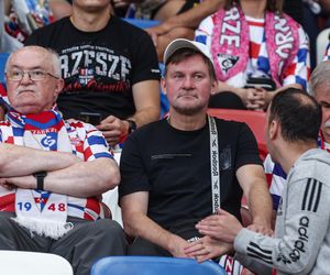Górnik Zabrze - Termalica Nieciecza. Niesamowita atmosfera na Arenie Zabrze! Kibice Górnika dopingują swoją drużynę