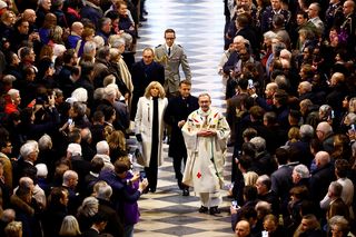 Pierwsza msza w katedrze Notre Dame