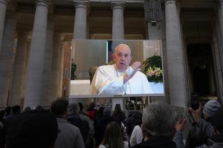 Papież Franciszek jest chory. Smutny widok