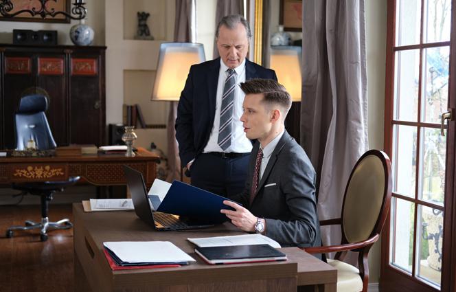 Na Wspólnej, odc. 3286: Darek Żbik (Michał Mikołajczak), Tadeusz Zakościelny (Dariusz Niebudek)