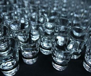 Gdzie pije się najwięcej małpek? Te miasta dominują w spożyciu alkoholu!