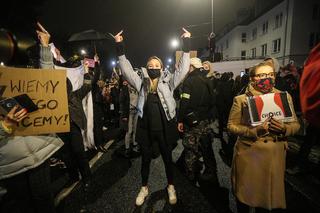 Nocne protesty pod domem Jarosława Kaczyńskiego