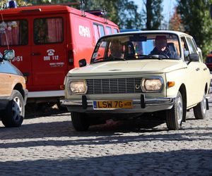 Zlot pojazdów zabytkowych na terenie dawnej Fabryki Samochodów Ciężarowych w Lublinie