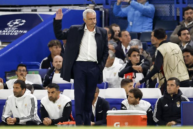 Jose Mourinho wrócił do Chelsea. Nagle wybuchła awantura! Wielkie niebezpieczeństwo. Trener zachował zimną krew!