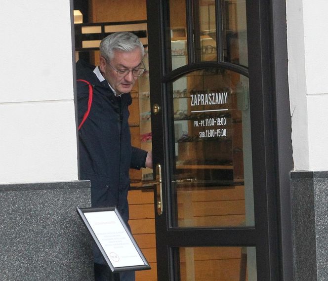 Robert Biedroń kupił okulary