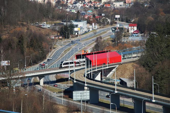 W części pociągów Pomorskiej Kolei Metropolitalnej drzwi nie otwierają się automatycznie