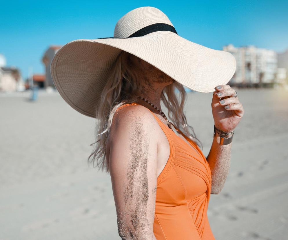 Dziwny odcień skóry i problemy z wątrobą? To mogą być skutki przedawkowania lubianego suplementu