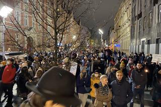 Na ulicach Katowic pojawiły się tłumy. Protestujący szli pod hasłem: Ani jednej więcej [ZDJĘCIA]