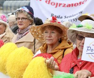 Dzień Seniora Warszawskiego. Ulicami Warszawy przeszła Parada Seniorów!