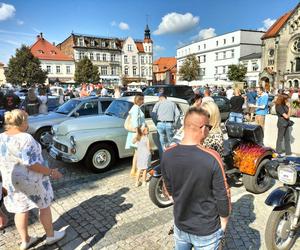 Zlot pojazdów zabytkowych na Śląsku. Gwałtowne ulewy pokrzyżowały plany organizatorom