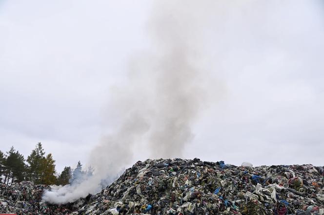 Pożar w Kamieńcu, zdjęcia z akcji strażaków z 1 listopada