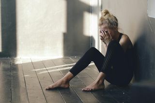 Psycholog ocierał się o dziewczynkę przyrodzeniem i dotykał jej piersi?! Szokujące zarzuty dla Wojciecha C.