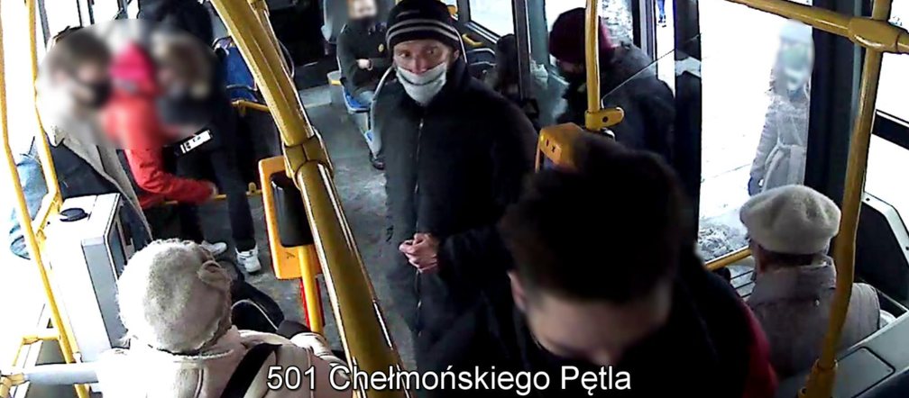 Kraków: To ON ciął ostrym narzędziem siedzenia w autobusach. Policja prosi o pomoc