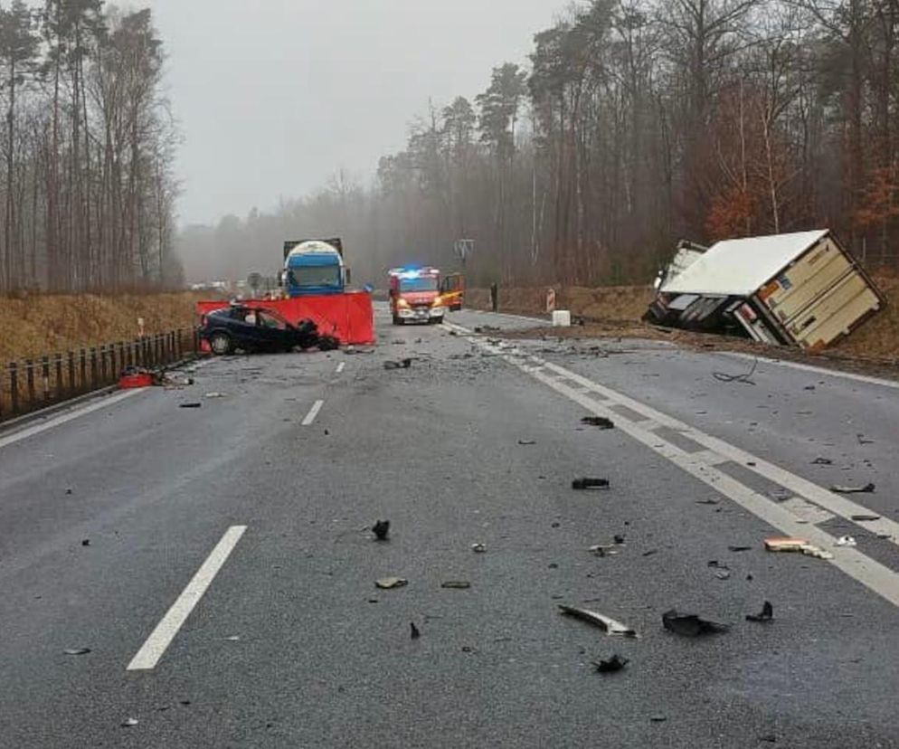 Wypadek na DK50 w okolicy Żyrardowa. Zginęła jedna osoba, są utrudnienia