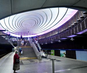 To najładniejsza stacja metra w Warszawie według AI. Przypomina kosmiczne oko