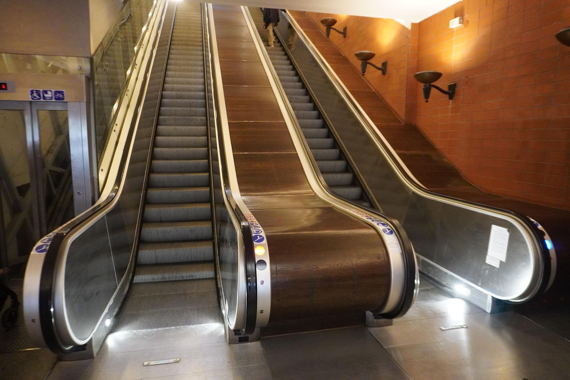 Najstarsze schody ruchome w Warszawie