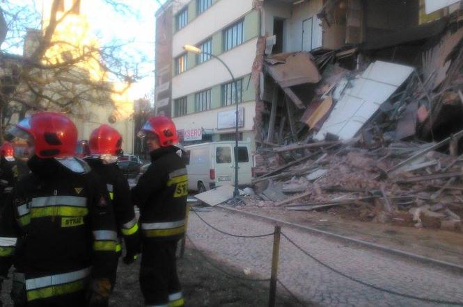 Zawaliła się ściana budynku na rogu Sienkiewicza/Tuwima